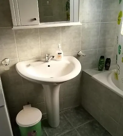 Sobe Lara * Donji Milanovac